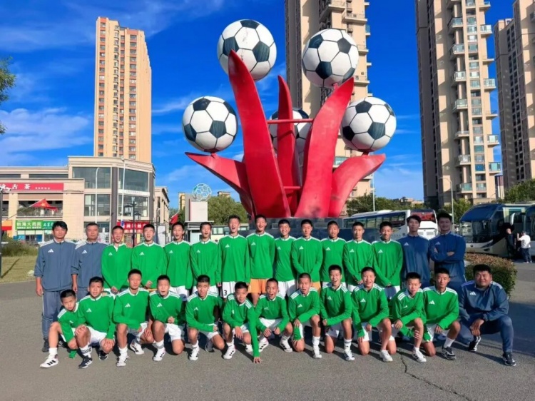 武汉U14队斩获2026年阿迪达斯全国足球发展重点城市U14精英赛冠军