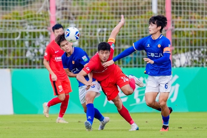 中乙第二十六轮，上海海港富盛经开队主场2-1深圳二零二八队