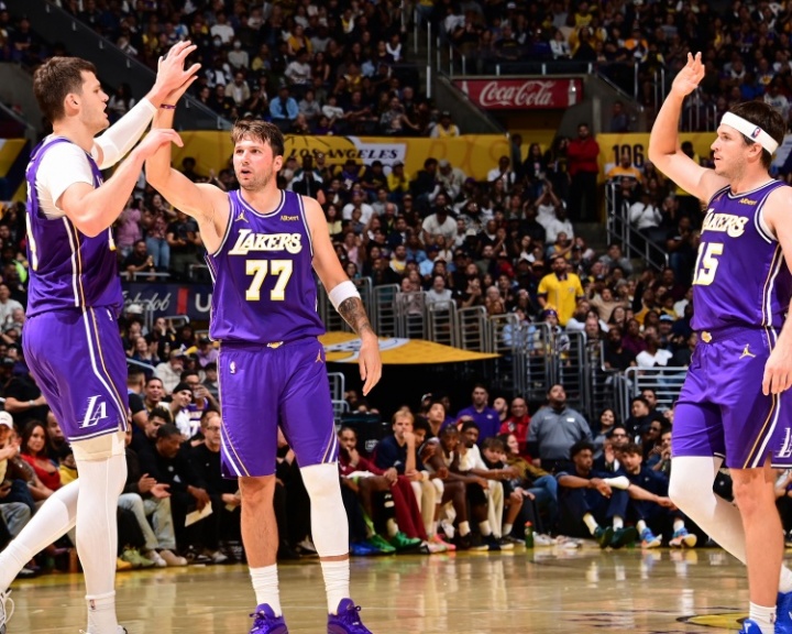 NBA比分预测：湖人vs爵士、步行者vs篮网、快船vs雷霆、魔术vs尼克斯、猛龙vs森林狼、活塞vs76人、灰熊vs国王赛前分析